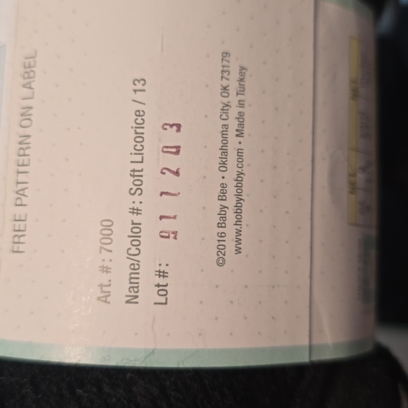 Baby Bee Sweet Delight Soft Licorice Yarn Crochet Knit Craft New - Picture 3 of 4